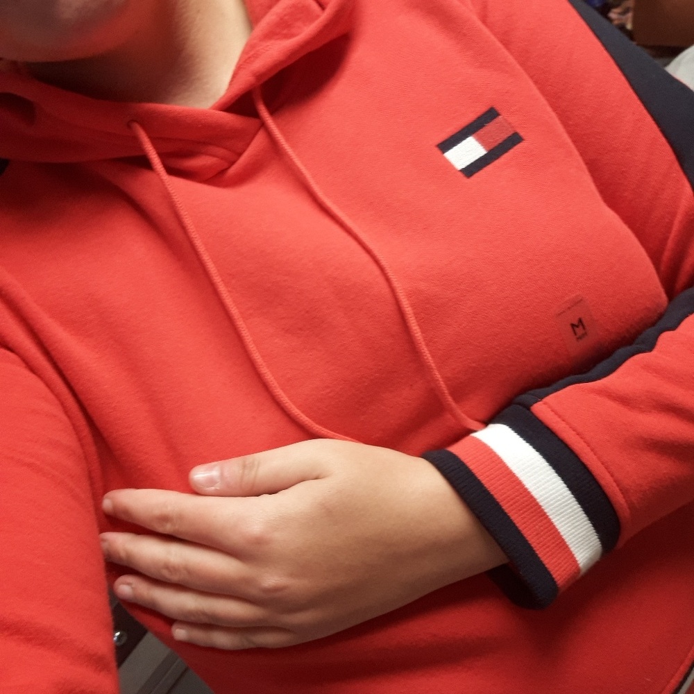 🆕️ Soft Tommy Hilfiger CropTop-Esk Red Sweater